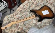 Fender Made in Japan Heritage 50s Stratocaster Maple Fingerboard 2-Color Sunburst_6