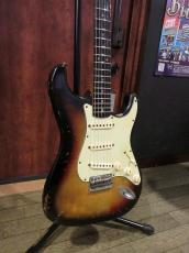 Fender 1963 Stratocaster Sunburst_2