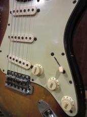 Fender 1963 Stratocaster Sunburst_3