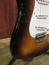 Fender Custom Shop Limited Edition 70th Anniversary 1954 Stratocaster Heavy Relic Wide Fade 2Color Sunburst_3