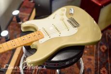 Fender 2005 Classic Series 50s Stratocaster (Shoreline Gold)_4