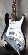 Fender Custom Shop 1969 Stratocaster SSH Heavy Relic Black_5