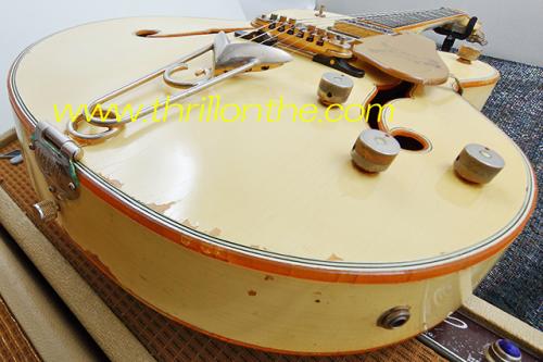 Gretsch 1956　グレッチ　#6136　ホワイト・ファルコン　/　バーチカル・ロゴ!