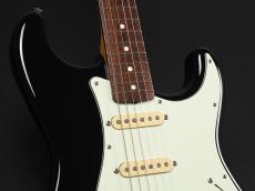 Fender Japan Exclusive Classic 60s Stratocaster Rosewood Fingerboard ~Black~_4