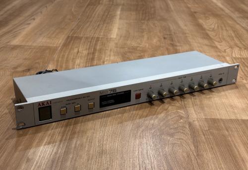 AKAI MB76 Programmable Mix Bay