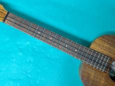 Kamaka Baritone Ukulele White Label_7