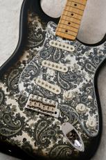 Fender Made in Japan Limited  Stratocaster Black Paisley 【生産完了モデル】【3.55kg】 【JD25019105】_2