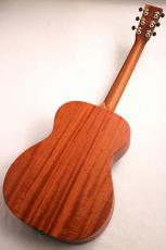 Martin 【総額￥12,000相当の弦をプレゼント!】000JRE Sapele #2981753 【試奏動画あり】【優しい音色】【小さめサイズ】_9