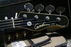 Godin A4 Ultra Fretless SA 2014_3