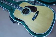 Martin D-45 Standard / Solid Spruce Top・Solid Rosewood Side and Back・Vertical Logo・Solid Abalone Trim & Rosette・Solid Mahogany Neck・ Ebony Fingerboard and Bridge・With Fishman Matrix Pickup【With Original Hard_2