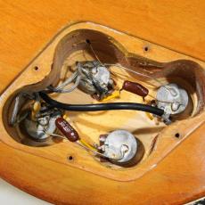 Gibson 1973 Les Paul Deluxe Gold Top_10