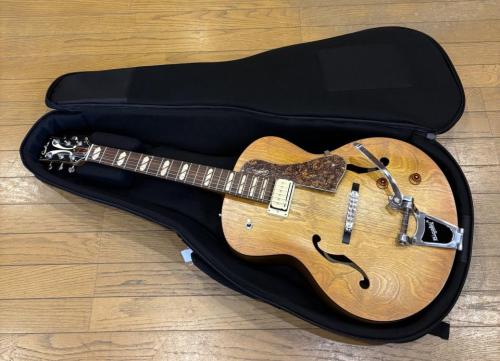 Godin 5th Avenue Jumbo P-Rail Harvest Gold