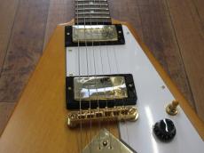 Epiphone 1958 Korina Flying V aged natural_8