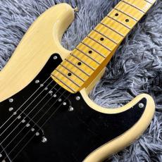 Fender Limited Edition American Professional II Stratocaster Blackguard Blonde / Maple【限定モデル】_4