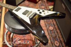 Gibson 1997 Flying V '67 Reissue w/EMG81 (Ebony)_2