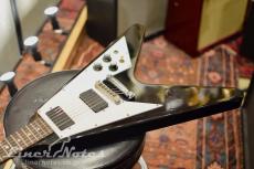 Gibson 1997 Flying V '67 Reissue w/EMG81 (Ebony)_4