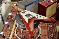 Gibson 2000 Flying V '67 Reissue (Cherry)_4