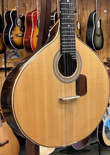 Sakae Ishii  Portuguese guitar