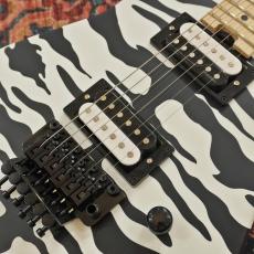 Charvel Satchel Signature Pro-Mod DK22 HH FR M, Maple Fingerboard, Satin White Bengal 【特価】_3