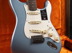 Fender American Ultra Luxe Vintage '60s Stratocaster Rosewood Fingerboard ~Ice Blue Metallic~_6