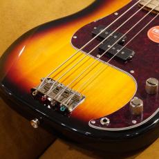 Squier Classic Vibe '60s P Bass, Laurel Fingerboard, 3-Color Sunburst_2