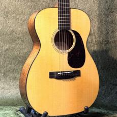 Martin 【当店限定特典付き】00-18 Standard #2976320【抱え心地の良い万能な1本】