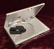 TASCAM CD-GT2 ポータブルCDギタートレーナー_5
