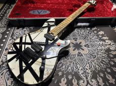 EVH Custom Shop Wolfgang Special Edition Relic Black and White Stripes_2