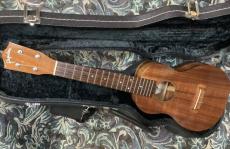 Pupukea Ukulele     Concert-Standard　2006年製　with Pickup ププケア　ウクレレ
