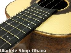 Akira Niihori Ukulele [Cobra] グランドコンサート サイドホール #02041 ジャーマンスプルース/アフリカンマホガニー(裏1P)_15