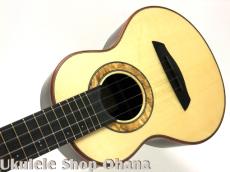 Akira Niihori Ukulele [Daizu] スモールコンサート サイドホール #06008 ジャーマンスプルース/インディアンローズウッド(裏1P)_6