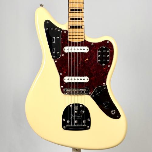 Fender Vintera II 70s Jaguar -Vintage White-【3.79kg】