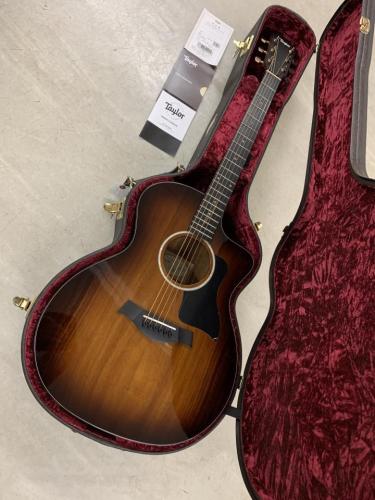 Taylor 224CE-Koa DLX ハワイアンコア単板トップ/ES-2ピックアップ付き!