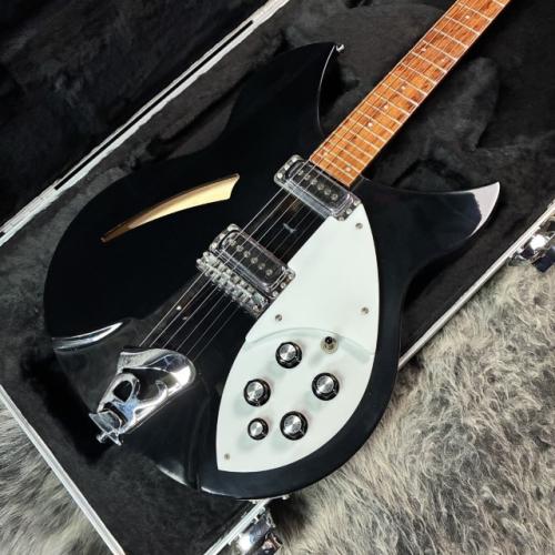 Rickenbacker 330 Jetglo
