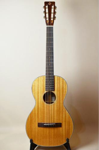 URANO GUITARS(浦野利秋) ParlorMaho(パーラー・マホ)