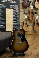 Martin D-28 Standard / Amber Tone
