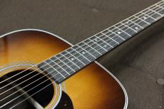 Martin D-28 Standard / Amber Tone_7