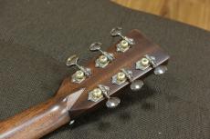 Martin D-28 Standard / Amber Tone_9