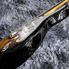 Fender Standard Stratocaster, Laurel Fingerboard, White Pickguard, 3-Color Sunburst 【特価】_10
