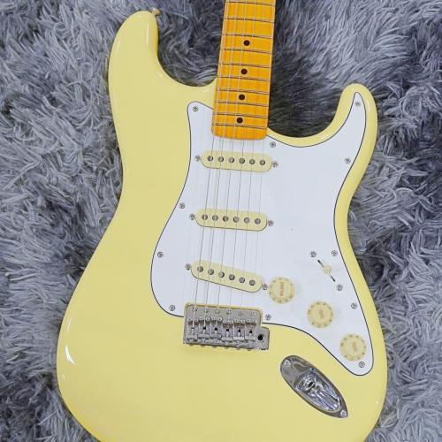 Fender Vintera II '70s Stratocaster, Maple Fingerboard, Vintage White 【中古】
