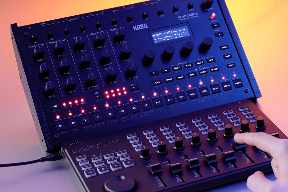KORG 【数量限定特価】drumlogue -Hybrid Drum Machine-《ドラム