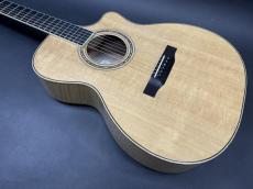 Larrivee VM-09 Flame Maple 2001年製 / Master Grade Canadian Sitka Spruce Top・Master Grade Flame Maple Side and Back・Mahogany Neck・Ebony Fingerboard and Bridge・Maple Binding・Abalone Rosette・ Clear Pick guard_3