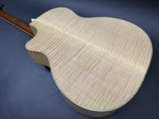 Larrivee VM-09 Flame Maple 2001年製 / Master Grade Canadian Sitka Spruce Top・Master Grade Flame Maple Side and Back・Mahogany Neck・Ebony Fingerboard and Bridge・Maple Binding・Abalone Rosette・ Clear Pick guard_7