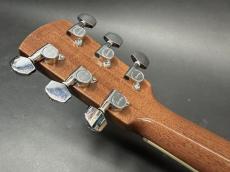 Larrivee VM-09 Flame Maple 2001年製 / Master Grade Canadian Sitka Spruce Top・Master Grade Flame Maple Side and Back・Mahogany Neck・Ebony Fingerboard and Bridge・Maple Binding・Abalone Rosette・ Clear Pick guard_10