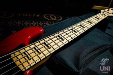 Sadowsky Metroline UV70 MB5_4