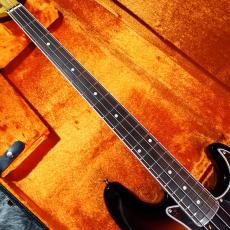 Fender American Vintage II 1966 Jazz Bass 3-Color Sunburst_4