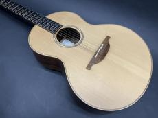 Lowden S-35 2008年製 / S-Series Body・Solid Adirondack Spruce Top・Solid Indian Rosewood Side and Back・Mahogany and Rosewood Walnut 5P Neck・ Ebony Fingerboard・Rosewood Bridge・Scale Length 630mm_3