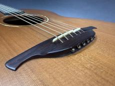 Lowden S-25 / Solid Western Red Cedar Top・Solid Wast Indian Rosewood Side and Back・5-Piece Mahogany Neck・ Ebony Fingerboard・Jacaranda Bridge・Abalone Rosette・Multi Wood Binding【With Hard Case】1995年頃製_14