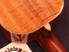 MAUI MUSIC MAUI MUSIC SALE! Deluxe Curly Koa Tenor with Curly Maple Binding and Paua Shell Inlay #5323_7