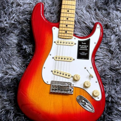 Fender Player II Stratocaster, Maple Fingerboard, Aged Cherry Burst 【特価】